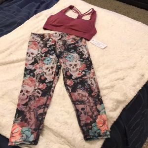 Super cute skull crop gym pants